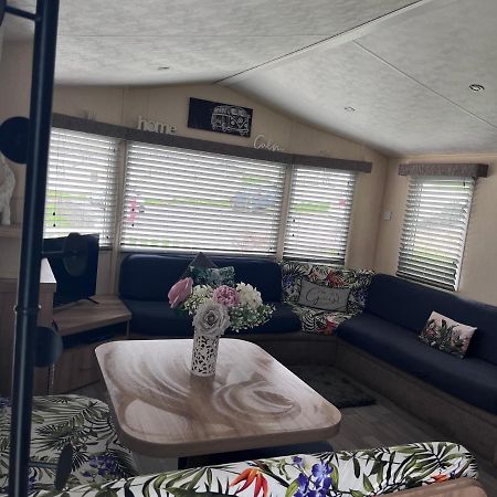 Take Me To The Beach At J&S Caravan Holidays Newquay Bay Resort Saint Columb Minor Dış mekan fotoğraf